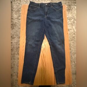 Universal Thread High Rise Jeggings Women’s Size 14 32R Dark Wash Skinny Jeans